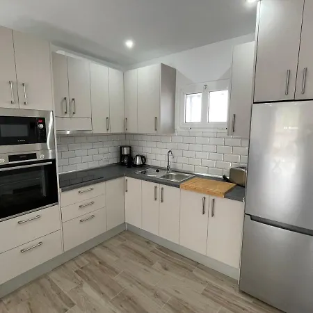 Neue Terrassenwohnung Mit Pool Apartment