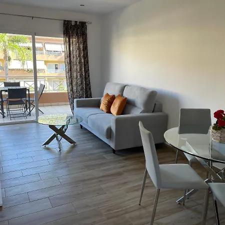 Neue Terrassenwohnung Mit Pool