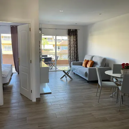Apartment Neue Terrassenwohnung Mit Pool