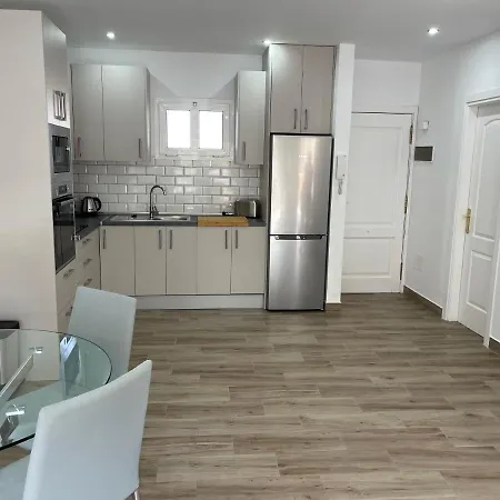 Apartment Neue Terrassenwohnung Mit Pool *